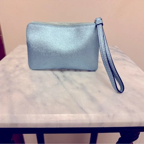 Coach Corner Zip Wristlet Metallic Sky Blue F21070 NWOT - Picture 4 of 6